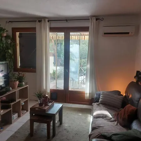 Avec Piscine A Villeneuve-loubet, 27 M² * Villeneuve-Loubet