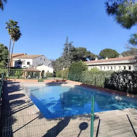 Avec Piscine A Villeneuve-loubet, 27 M² * Villeneuve-Loubet
